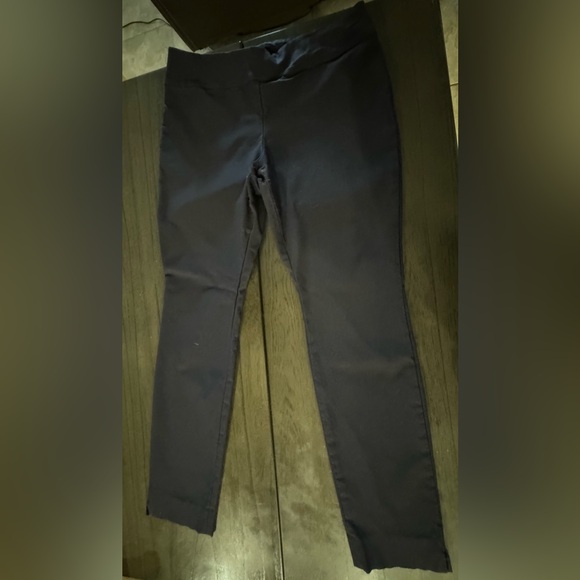NICE + ZOE Womens black stretch like ankle pants. - Picture 2 of 3
